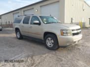 ✅ 2007 Chevrolet Suburban LT • VIN: 1GNFC16J27R362710 • Лот: 43638133. Опубликован ранее на IAAI с пробегом 227 642 миль. Бесплатный доступ к архиву аукционных продаж из США и подробный отчёт об истории автомобиля на DreamBid. Изображение 1.