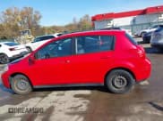 ✅ 2009 Nissan Versa S • VIN: 3N1BC13E59L466250 • Лот: 43641541. Опубликован ранее на IAAI с пробегом 120 201 миль. Бесплатный доступ к архиву аукционных продаж из США и подробный отчёт об истории автомобиля на DreamBid. Изображение 14.