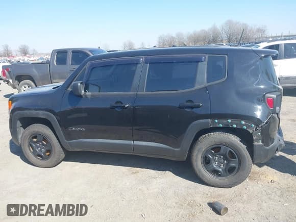 ✅ 2018 Jeep Renegade Sport • VIN: ZACCJBAB6JPH85612 • Lot: 41650807. Wystawiony na IAAI z przebiegiem 87 082 mil. Bezpłatny archiwum sprzedaży aukcyjnych z USA i szczegółowy raport historii pojazdu na DreamBid. Zdjęcie 14.