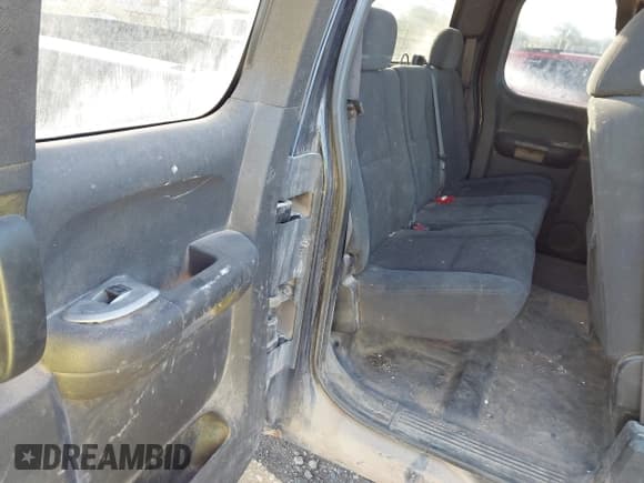 ✅ 2008 Chevrolet Silverado 2500HD 1LT • VIN: 1GCHK29K98E211015 • Lot: 42584905. Wystawiony na IAAI z przebiegiem 286 629 mil. Bezpłatny archiwum sprzedaży aukcyjnych z USA i szczegółowy raport historii pojazdu na DreamBid. Zdjęcie 8.