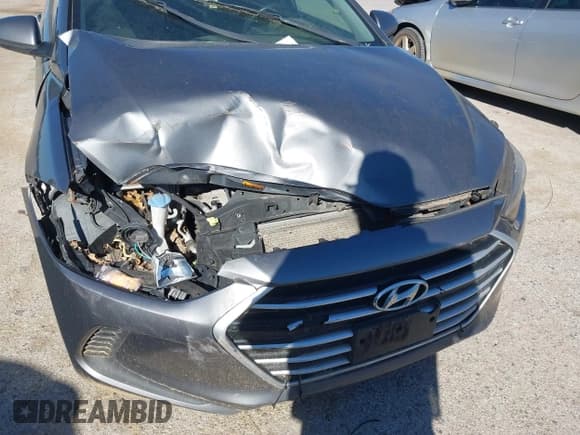 ✅ 2018 Hyundai Elantra SE • VIN: 5NPD74LF4JH395857 • Lot: 43601987. Listed on IAAI with 136,046 mi. Free auction sales archive from the USA and detailed vehicle history report at DreamBid. Image 6.