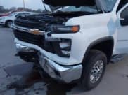 ✅ 2025 Chevrolet Silverado 2500HD LT • VIN: 2GC1KNEY5S1228495 • Лот: 43602216. Опубликован ранее на IAAI с пробегом 4 940 миль. Бесплатный доступ к архиву аукционных продаж из США и подробный отчёт об истории автомобиля на DreamBid. Изображение 18.