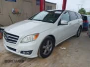 ✅ 2011 Mercedes-Benz R 350 • VIN: 4JGCB6FEXBA113685 • Lot: 42437813. Listed on IAAI with 90,653 mi. Free auction sales archive from the USA and detailed vehicle history report at DreamBid. Image 17.