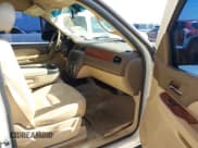 ✅ 2008 GMC Yukon SLE 3SA • VIN: 1GKFC13C48R153179 • Lot: 43691253. Wystawiony na IAAI z przebiegiem 184 819 mil. Bezpłatny archiwum sprzedaży aukcyjnych z USA i szczegółowy raport historii pojazdu na DreamBid. Zdjęcie 5.