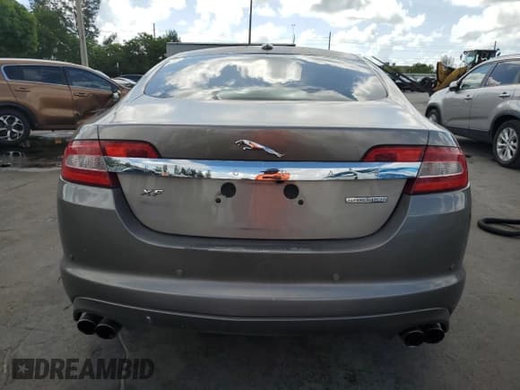 ✅ 2010 Jaguar XF Supercharged • VIN: SAJWA0HE7AMR65361 • Lot: 61667455. Wystawiony na Copart z przebiegiem 110 414 mil. Bezpłatny archiwum sprzedaży aukcyjnych z USA i szczegółowy raport historii pojazdu na DreamBid. Zdjęcie 6.