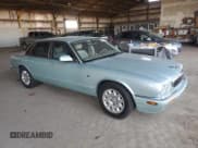 ✅ 2001 Jaguar XJ • VIN: SAJDA14C11LF31043 • Lot: 71146775. Wystawiony na Copart z przebiegiem 64 813 mil. Bezpłatny archiwum sprzedaży aukcyjnych z USA i szczegółowy raport historii pojazdu na DreamBid. Zdjęcie 4.