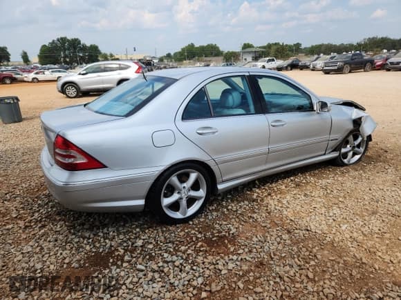 ✅ 2006 Mercedes-Benz C 230 Sport • VIN: WDBRF52J56F746442 • Лот: 81566705. Опубликован ранее на Copart с пробегом 181 543 миль. Бесплатный доступ к архиву аукционных продаж из США и подробный отчёт об истории автомобиля на DreamBid. Изображение 3.