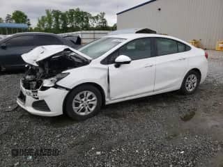 2019 Chevrolet Cruze с VIN 1G1BJ5SM1K7105247, выставлен на аукционе Copart как лот 54492955 с пробегом 98 423 миль миль и Списание • Salvage title. История ставок и продаж доступна на DreamBid. Изображение 1.