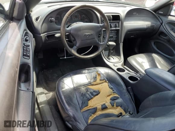 ✅ 2004 Ford Mustang Deluxe • VIN: 1FAFP44484F112788 • Lot: 58056134. Listed on Copart with 190,207 mi. Free auction sales archive from the USA and detailed vehicle history report at DreamBid. Image 8.