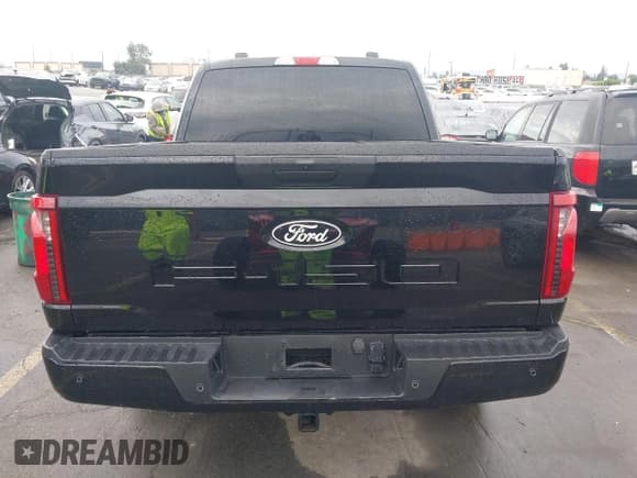✅ 2024 Ford F-150 STX • VIN: 1FTEW2K50RKD65367 • Lot: 43263151. Wystawiony na IAAI z przebiegiem 11 836 mil. Bezpłatny archiwum sprzedaży aukcyjnych z USA i szczegółowy raport historii pojazdu na DreamBid. Zdjęcie 16.