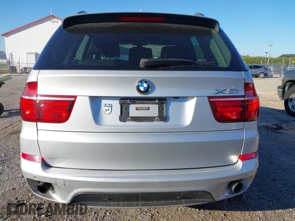 ✅ 2013 BMW X5 xDrive35i • VIN: 5UXZV4C5XDL992545 • Lot: 43423968. Wystawiony na IAAI z przebiegiem 241 652 mil. Bezpłatny archiwum sprzedaży aukcyjnych z USA i szczegółowy raport historii pojazdu na DreamBid. Zdjęcie 16.