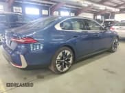 ✅ 2024 BMW 5 Series 530i xDrive • VIN: WBA53FJ07RCR78518 • Лот: 66677864. Опубликован ранее на Copart с пробегом 1 000 миль. Бесплатный доступ к архиву аукционных продаж из США и подробный отчёт об истории автомобиля на DreamBid. Изображение 3.