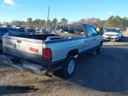 ✅ 1997 Dodge 1500 • VIN: 1B7HC13YXVJ586953 • Lot: 43641900. Wystawiony na IAAI z przebiegiem 198 114 mil. Bezpłatny archiwum sprzedaży aukcyjnych z USA i szczegółowy raport historii pojazdu na DreamBid. Zdjęcie 4.