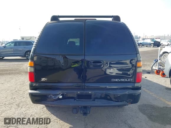 ✅ 2004 Chevrolet Suburban LT • VIN: 3GNFK16T44G206586 • Лот: 41480840. Опубликован ранее на IAAI с пробегом Не указан. Бесплатный доступ к архиву аукционных продаж из США и подробный отчёт об истории автомобиля на DreamBid. Изображение 15.