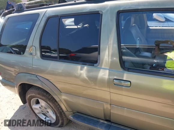 ✅ 2001 Infiniti QX4 Luxury • VIN: JNRDR09XX1W200423 • Lot: 43016251. Wystawiony na IAAI z przebiegiem 231 346 mil. Bezpłatny archiwum sprzedaży aukcyjnych z USA i szczegółowy raport historii pojazdu na DreamBid. Zdjęcie 14.