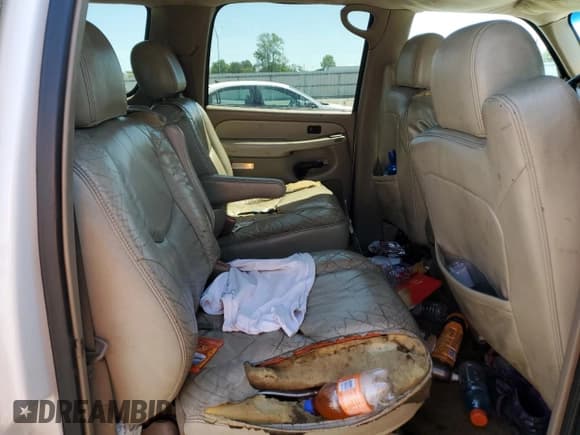 ✅ 2003 Chevrolet Suburban Z71 • VIN: 3GNFK16Z83G275378 • Лот: 54401975. Опубликован ранее на Copart с пробегом Не указан. Бесплатный доступ к архиву аукционных продаж из США и подробный отчёт об истории автомобиля на DreamBid. Изображение 11.