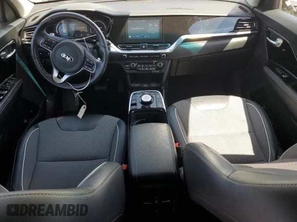 ✅ 2020 Kia Niro EX • VIN: KNDCC3LG8L5076197 • Lot: 71693415. Wystawiony na Copart z przebiegiem 28 488 mil. Bezpłatny archiwum sprzedaży aukcyjnych z USA i szczegółowy raport historii pojazdu na DreamBid. Zdjęcie 8.