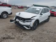 ✅ 2023 Volkswagen Tiguan SE • VIN: 3VV2B7AX0PM019809 • Лот: 43694567. Опубликован ранее на IAAI с пробегом 21 500 миль. Бесплатный доступ к архиву аукционных продаж из США и подробный отчёт об истории автомобиля на DreamBid. Изображение 2.