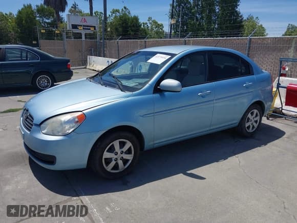 ✅ 2010 Hyundai Accent GLS • VIN: KMHCN4AC1AU479520 • Лот: 42279534. Опубликован ранее на IAAI с пробегом 186 243 миль. Бесплатный доступ к архиву аукционных продаж из США и подробный отчёт об истории автомобиля на DreamBid. Изображение 2.
