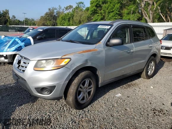 ✅ 2010 Hyundai Santa Fe GL • VIN: 5NMSG3AB1AH350194 • Lot: 50880575. Listed on Copart with 188,069 mi. Free auction sales archive from the USA and detailed vehicle history report at DreamBid. Image 1.