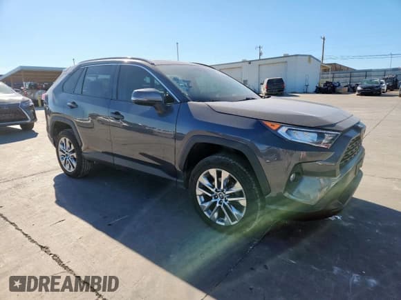 ✅ 2020 Toyota RAV4 XLE Premium • VIN: 2T3C1RFV8LW079340 • Lot: 92096935. Listed on Copart with 64,548 mi. Free auction sales archive from the USA and detailed vehicle history report at DreamBid. Image 4.