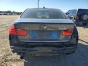 ✅ 2015 BMW 3 Series 320i • VIN: WBA3B1G50FNT07076 • Lot: 89539905. Wystawiony na Copart z przebiegiem 196 158 mil. Bezpłatny archiwum sprzedaży aukcyjnych z USA i szczegółowy raport historii pojazdu na DreamBid. Zdjęcie 6.