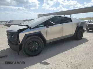 ✅ 2025 Tesla Cybertruck • VIN: 7G2CEHED9SA058910 • Лот: 47107535. Опубликован ранее на Copart с пробегом 3 502 миль. Бесплатный доступ к архиву аукционных продаж из США и подробный отчёт об истории автомобиля на DreamBid. Изображение 1.