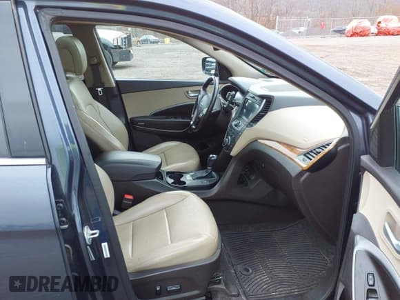 ✅ 2014 Hyundai Santa Fe • VIN: 5XYZWDLA8EG174613 • Лот: 43680209. Опубликован ранее на IAAI с пробегом 269 810 миль. Бесплатный доступ к архиву аукционных продаж из США и подробный отчёт об истории автомобиля на DreamBid. Изображение 5.