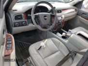 ✅ 2009 Chevrolet Suburban 1LT • VIN: 1GNFK263X9R168049 • Lot: 77641734. Wystawiony na Copart z przebiegiem 158 663 mil. Bezpłatny archiwum sprzedaży aukcyjnych z USA i szczegółowy raport historii pojazdu na DreamBid. Zdjęcie 8.