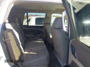 ✅ 2019 Chevrolet Tahoe LT • VIN: 1GNSCBKC0KR325658 • Lot: 43706065. Wystawiony na IAAI z przebiegiem 119 056 mil. Bezpłatny archiwum sprzedaży aukcyjnych z USA i szczegółowy raport historii pojazdu na DreamBid. Zdjęcie 8.