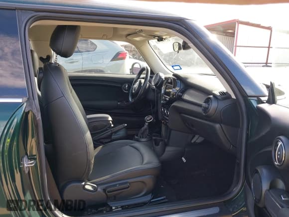 ✅ 2018 MINI Hardtop Cooper • VIN: WMWXP5C55J3C65351 • Lot: 41346510. Listed on IAAI with 61,964 mi. Free auction sales archive from the USA and detailed vehicle history report at DreamBid. Image 5.