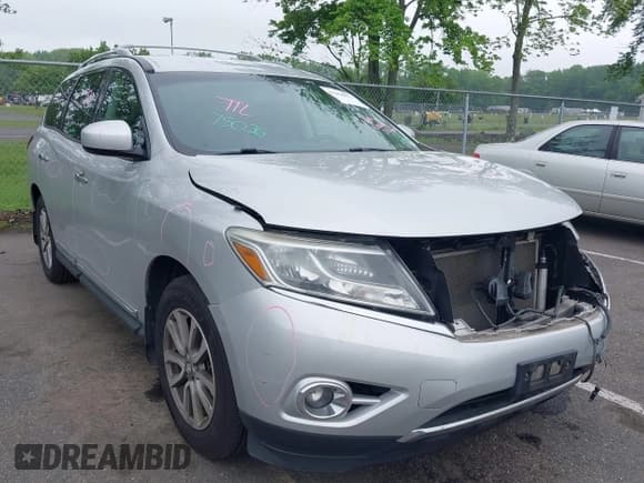 ✅ 2014 Nissan Pathfinder S • VIN: 5N1AR2MN0EC715471 • Lot: 42264876. Listed on IAAI with 125,370 mi. Free auction sales archive from the USA and detailed vehicle history report at DreamBid. Image 1.