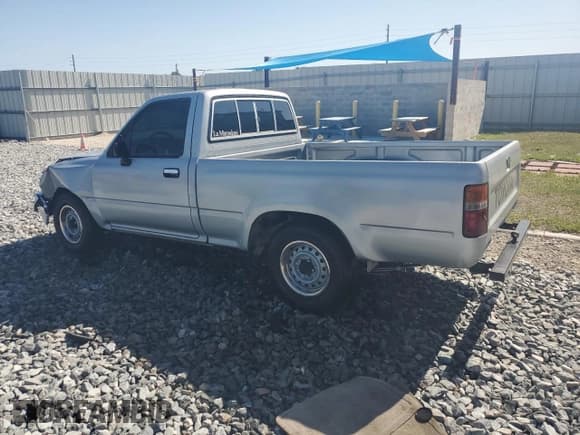 ✅ 1991 Toyota Pickup DX • VIN: JT4RN81P6M5121918 • Лот: 52425475. Опубликован ранее на Copart с пробегом 2 218 708 миль. Бесплатный доступ к архиву аукционных продаж из США и подробный отчёт об истории автомобиля на DreamBid. Изображение 2.