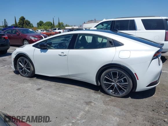 ✅ 2024 Toyota Prius LE • VIN: JTDACAAU8R3016249 • Lot: 42147587. Wystawiony na IAAI z przebiegiem 17 260 mil. Bezpłatny archiwum sprzedaży aukcyjnych z USA i szczegółowy raport historii pojazdu na DreamBid. Zdjęcie 14.