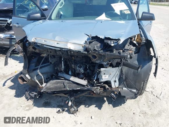 ✅ 2008 GMC Acadia SLE1 • VIN: 1GKER13768J273108 • Лот: 42779735. Опубликован ранее на IAAI с пробегом 194 523 миль. Бесплатный доступ к архиву аукционных продаж из США и подробный отчёт об истории автомобиля на DreamBid. Изображение 6.