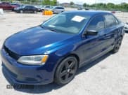 ✅ 2012 Volkswagen Jetta S • VIN: 3VW2K7AJ1CM405155 • Lot: 42563571. Wystawiony na IAAI z przebiegiem 129 221 mil. Bezpłatny archiwum sprzedaży aukcyjnych z USA i szczegółowy raport historii pojazdu na DreamBid. Zdjęcie 2.