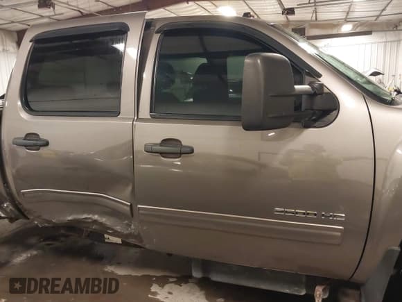 ✅ 2014 Chevrolet Silverado 2500HD LT • VIN: 1GC1KXC85EF131664 • Lot: 40820826. Listed on IAAI with 113,817 mi. Free auction sales archive from the USA and detailed vehicle history report at DreamBid. Image 14.