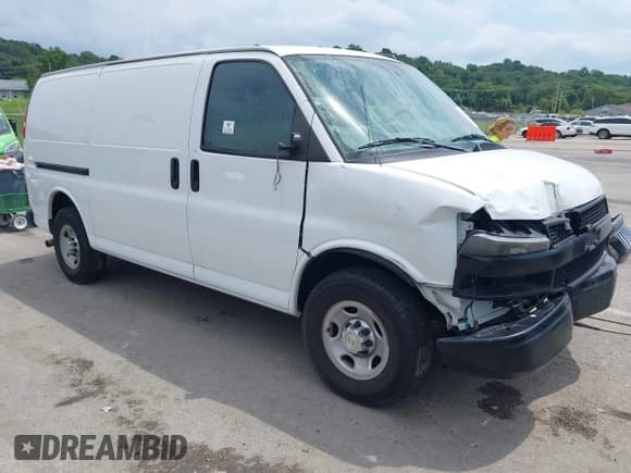 ✅ 2020 Chevrolet Express Cargo • VIN: 1GCWGAFG6L1227952 • Lot: 42553407. Listed on IAAI with 119,632 mi. Free auction sales archive from the USA and detailed vehicle history report at DreamBid. Image 1.