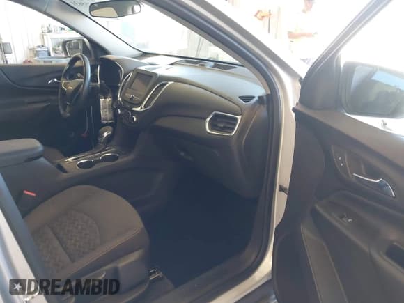 ✅ 2022 Chevrolet Equinox LT • VIN: 3GNAXKEV5NL117798 • Lot: 42755631. Listed on IAAI with 42,794 mi. Free auction sales archive from the USA and detailed vehicle history report at DreamBid. Image 5.