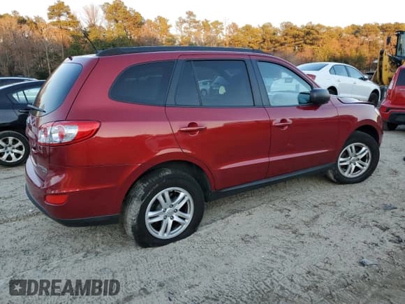 ✅ 2010 Hyundai Santa Fe GLS • VIN: 5NMSGDAB4AH338806 • Lot: 82631324. Listed on Copart with 108,308 mi. Free auction sales archive from the USA and detailed vehicle history report at DreamBid. Image 3.