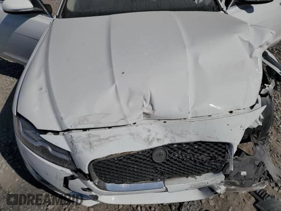 ✅ 2019 Jaguar XF 25t Premium • VIN: SAJBJ4FX0KCY76653 • Lot: 75358164. Listed on Copart with 12,403 mi. Free auction sales archive from the USA and detailed vehicle history report at DreamBid. Image 11.