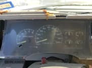 ✅ 1999 Chevrolet Suburban • VIN: 3GNEC16R7XG251720 • Lot: 81502654. Wystawiony na Copart z przebiegiem 198 335 mil. Bezpłatny archiwum sprzedaży aukcyjnych z USA i szczegółowy raport historii pojazdu na DreamBid. Zdjęcie 9.