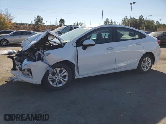 ✅ 2019 Chevrolet Cruze LS • VIN: 1G1BC5SM6K7148279 • Lot: 91981355. Listed on Copart with 108,287 mi. Free auction sales archive from the USA and detailed vehicle history report at DreamBid. Image 1.