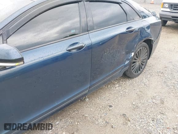 ✅ 2017 Lincoln MKZ Reserve • VIN: 3LN6L5F93HR644894 • Lot: 42634405. Wystawiony na IAAI z przebiegiem 127 139 mil. Bezpłatny archiwum sprzedaży aukcyjnych z USA i szczegółowy raport historii pojazdu na DreamBid. Zdjęcie 17.