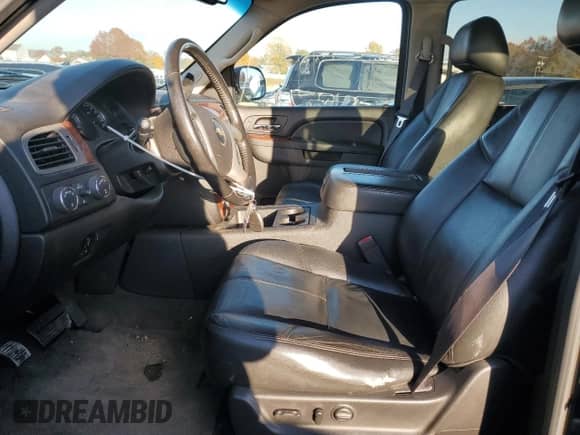 2013 Chevrolet Suburban LT с VIN 1GNSKJE71DR198109, выставлен на аукционе Copart как лот 91373315 с пробегом 211 243 миль миль и Чистый • Clean title. История ставок и продаж доступна на DreamBid. Изображение 7.