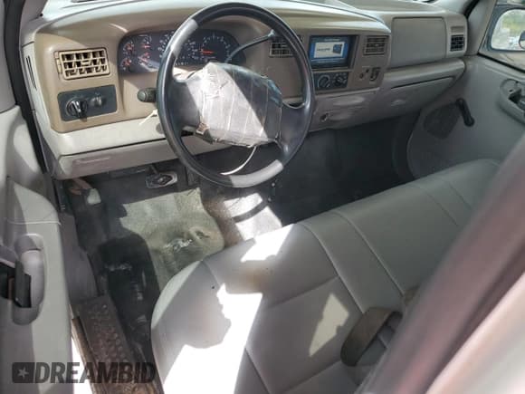 ✅ 1999 Ford F-250 XL • VIN: 1FTNX20L2XEB45593 • Lot: 47030225. Wystawiony na Copart z przebiegiem 329 849 mil. Bezpłatny archiwum sprzedaży aukcyjnych z USA i szczegółowy raport historii pojazdu na DreamBid. Zdjęcie 8.