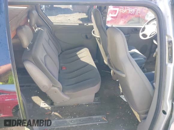 ✅ 2002 Chrysler Voyager • VIN: 1C4GJ25B02B697095 • Lot: 41704565. Listed on IAAI with 168,931 mi. Free auction sales archive from the USA and detailed vehicle history report at DreamBid. Image 8.