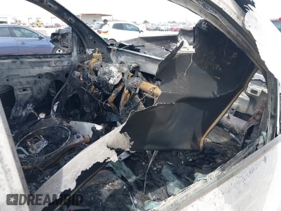 ✅ 2018 GMC Canyon 2WD SLE • VIN: 1GTG5CEA6J1274561 • Lot: 41796895. Listed on IAAI with Not provided. Free auction sales archive from the USA and detailed vehicle history report at DreamBid. Image 5.