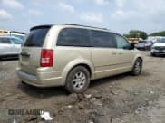 ✅ 2010 Chrysler Town & Country Touring Plus • VIN: 2A4RR8DX6AR441295 • Lot: 69344485. Wystawiony na Copart z przebiegiem 180 037 mil. Bezpłatny archiwum sprzedaży aukcyjnych z USA i szczegółowy raport historii pojazdu na DreamBid. Zdjęcie 3.