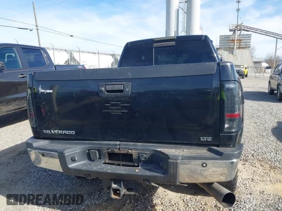 ✅ 2011 Chevrolet Silverado 2500HD LTZ • VIN: 1GC1KYC8XBF249646 • Лот: 41766424. Опубликован ранее на IAAI с пробегом 229 020 миль. Бесплатный доступ к архиву аукционных продаж из США и подробный отчёт об истории автомобиля на DreamBid. Изображение 16.